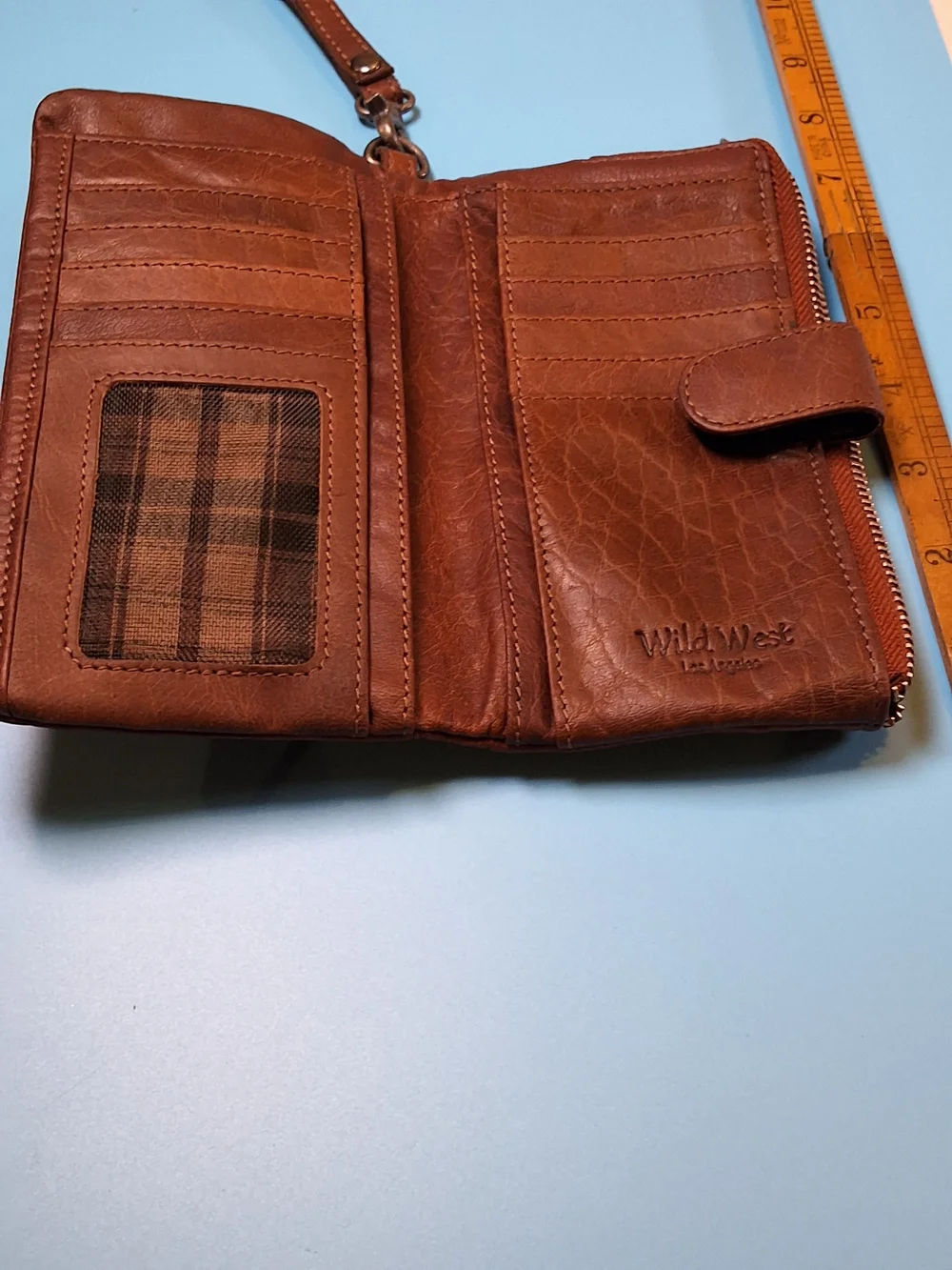 WildWest Leather Zip Wallet in Warm Cognac